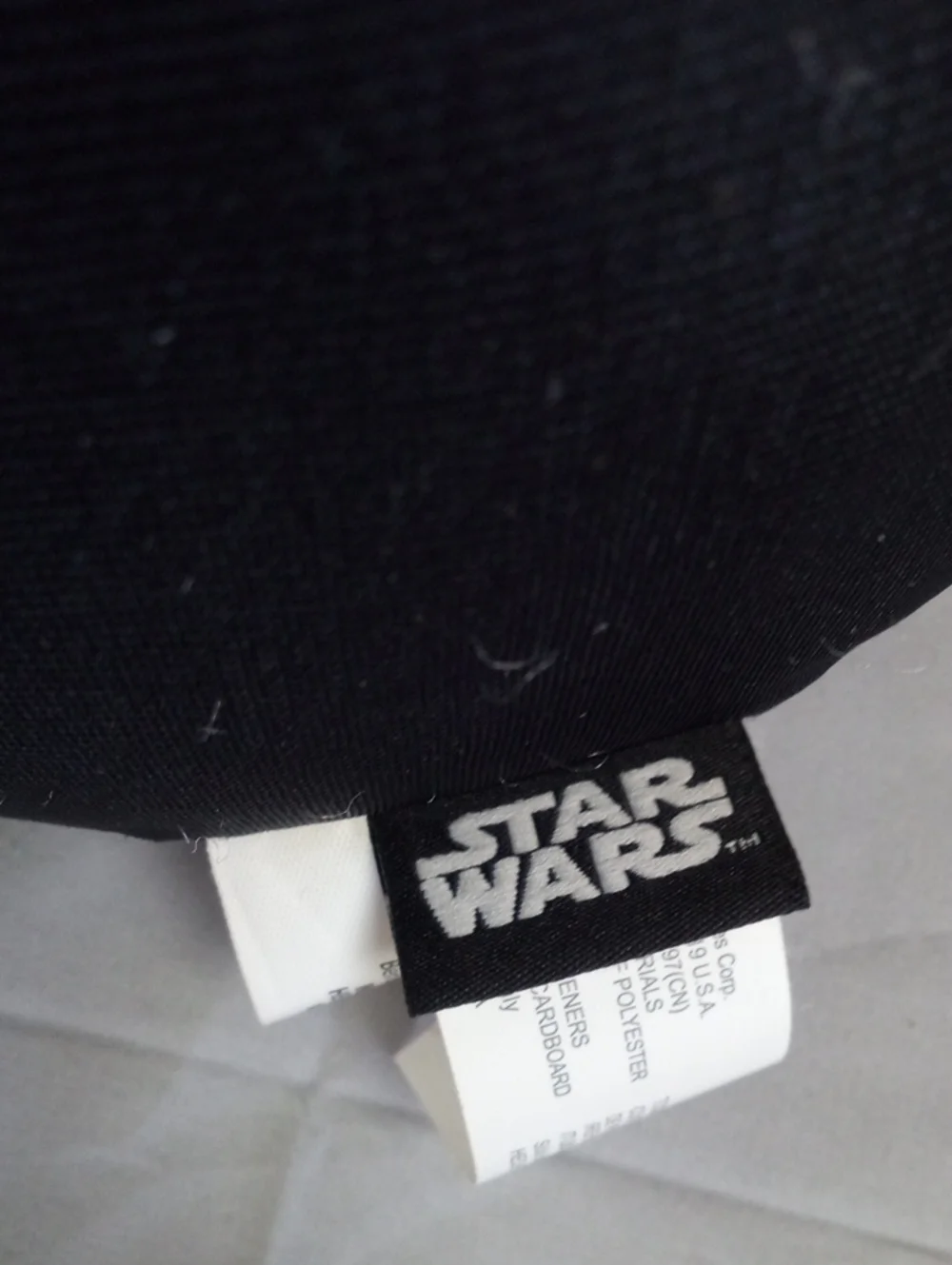 Star Wars *resale* •black